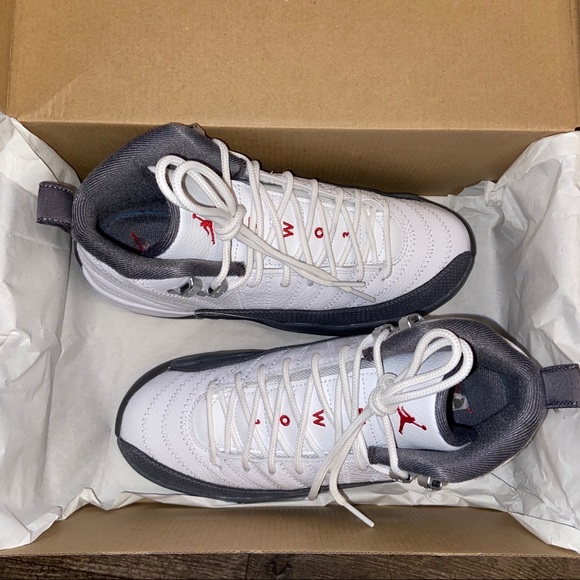 Jordan Retro 12 White Dark Grey - Picture 7 of 8